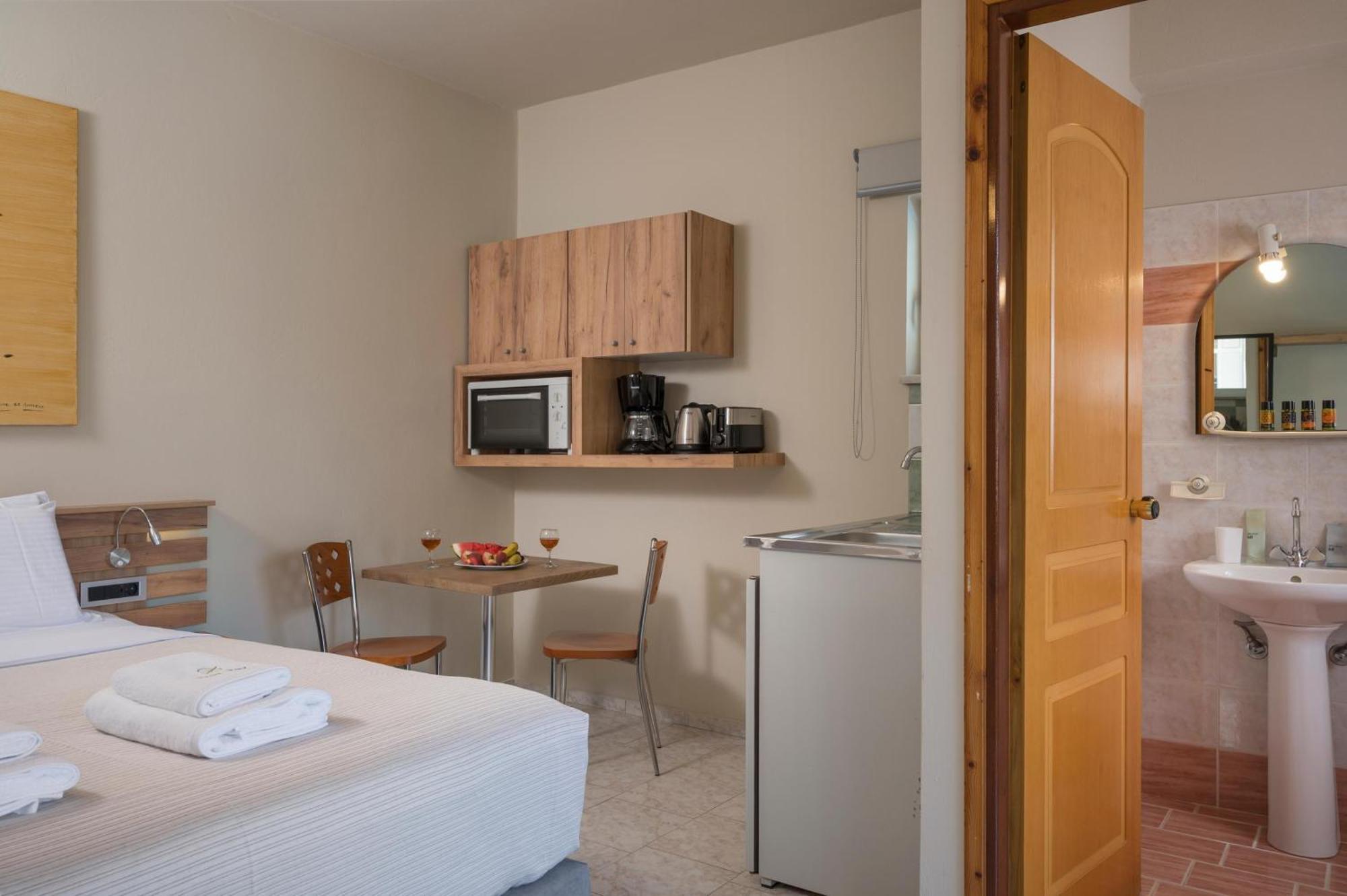 Sun Ray Luxury Apartments Агия-Марина Номер фото