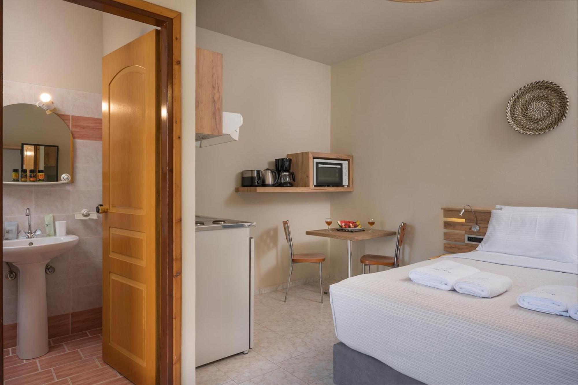 Sun Ray Luxury Apartments Агия-Марина Номер фото